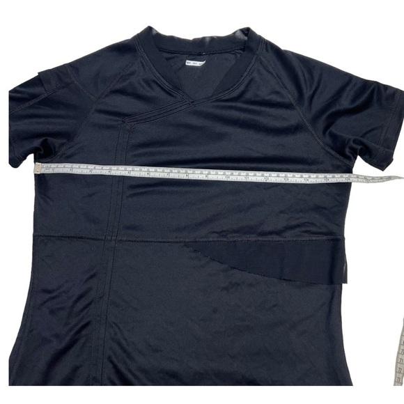 Lululemon Black V-Neck Short Sleeve Workout T-shirt Size 4 - Picture 8 of 9
